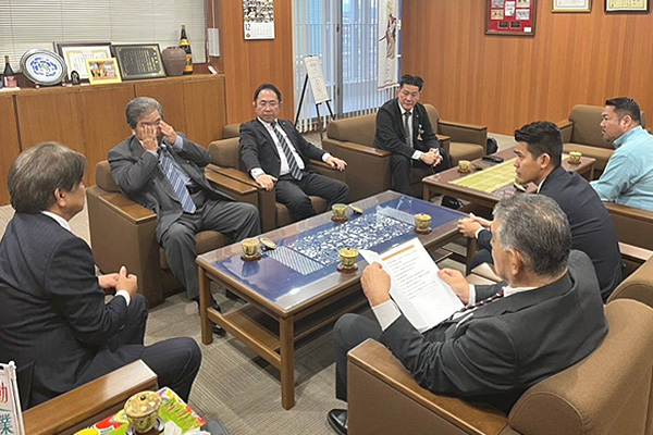 中村正人うるま市長への要請